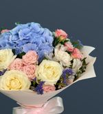 Букет с голубой Гортензией