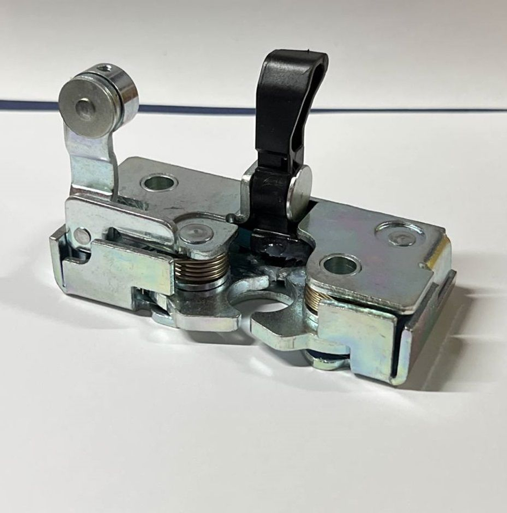 Замок двери JCB 332/A9108, 332/A5004 332/A9117, 332/A5005