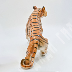 Крадущийся тигр. Фарфор, ручная роспись. Ройял Дукс (Royal Dux), Богемия, Чехословакия. До 1993 г.