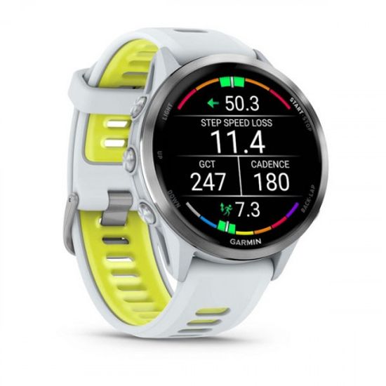 Garmin Forerunner 970 белые, титановый безель, с бело-зеленым ремешком