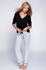 Уютная женская пижама Marlin с кружевной отделкой (Размер: L) (Цвет: черный с серым)