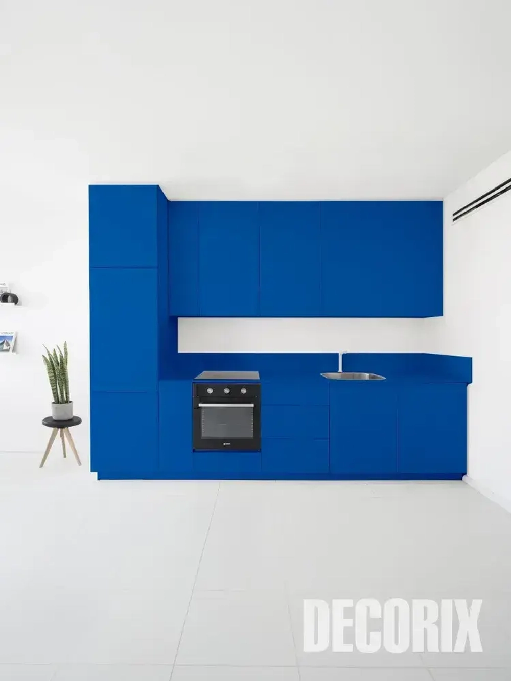 Краска синяя в баллончике глянцевая акриловая DECORIX - эмаль аэрозольная для любых поверхностей 520 мл