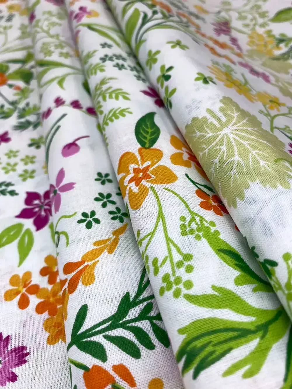 Декоративная наволочка с рюшами, оборками "Полевые цветы" 40х60 см, 1 шт, без молнии