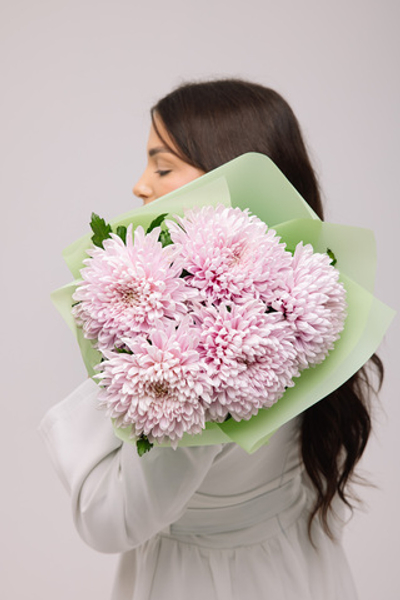 Букет из 5 одноголовых хризантем