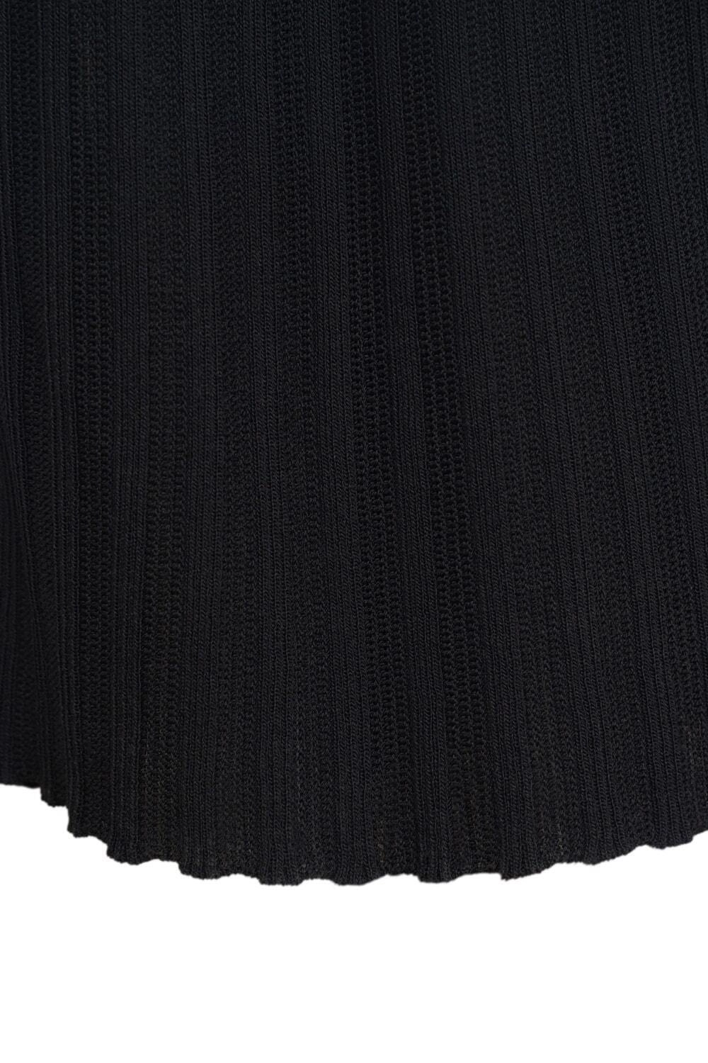 Трикотажное платье с открытой спиной