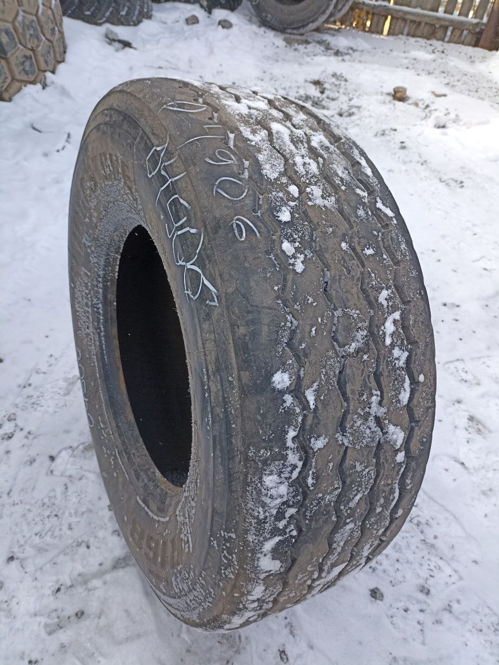 385/65R22.5 Bridgestone R168 шина б/у