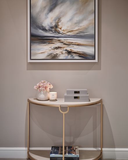 Бежевая полукруглая консоль “Мэгги”