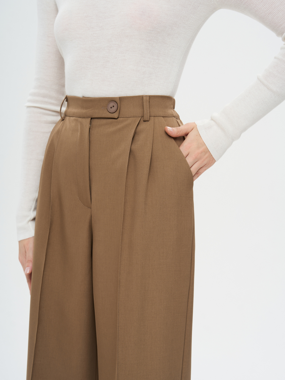 Брюки с простроченными стрелками