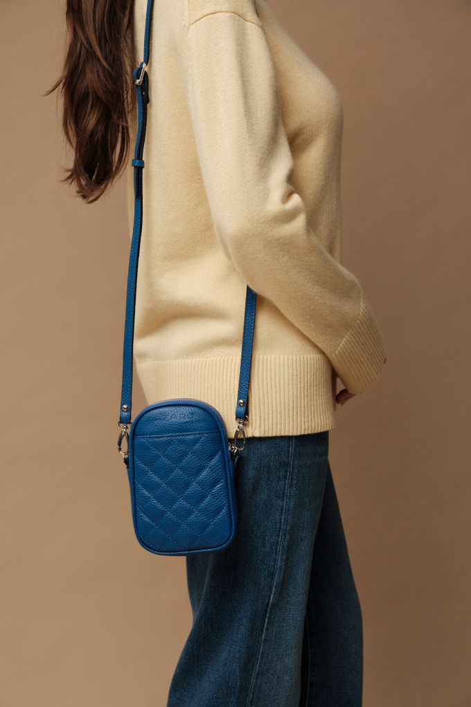 Сумка кожаная на плечо кросс-боди синяя