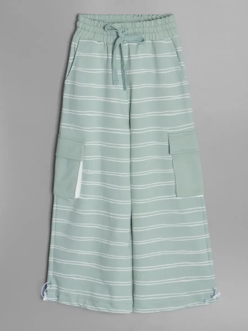 Спортивный костюм для девочки в школу