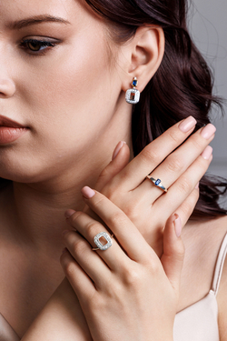 Кольцо из серебра с центральной вставкой из жёлтого фианита