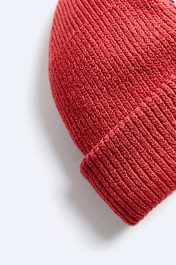 ZARA КОРОТКАЯ ШАПКА, КРАСНЫЙ