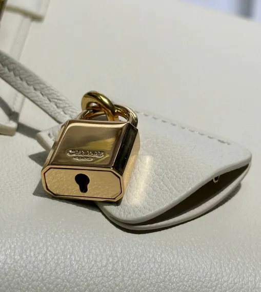 Сумки CELINE TEEN CONTI из натуральной телячьей кожи кремовый