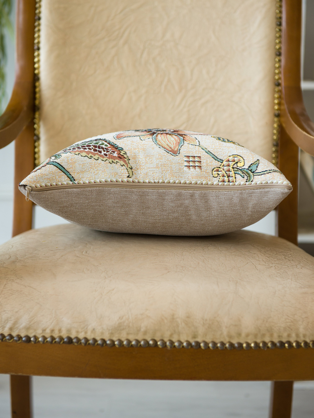 Декоративный гобеленовый чехол для интерьерной подушки Гибискус 38*38