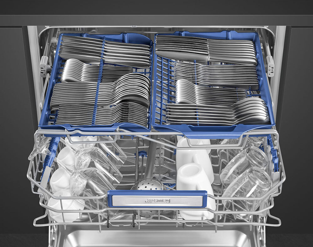 Встраиваемая посудомоечная машина Smeg STL323BL