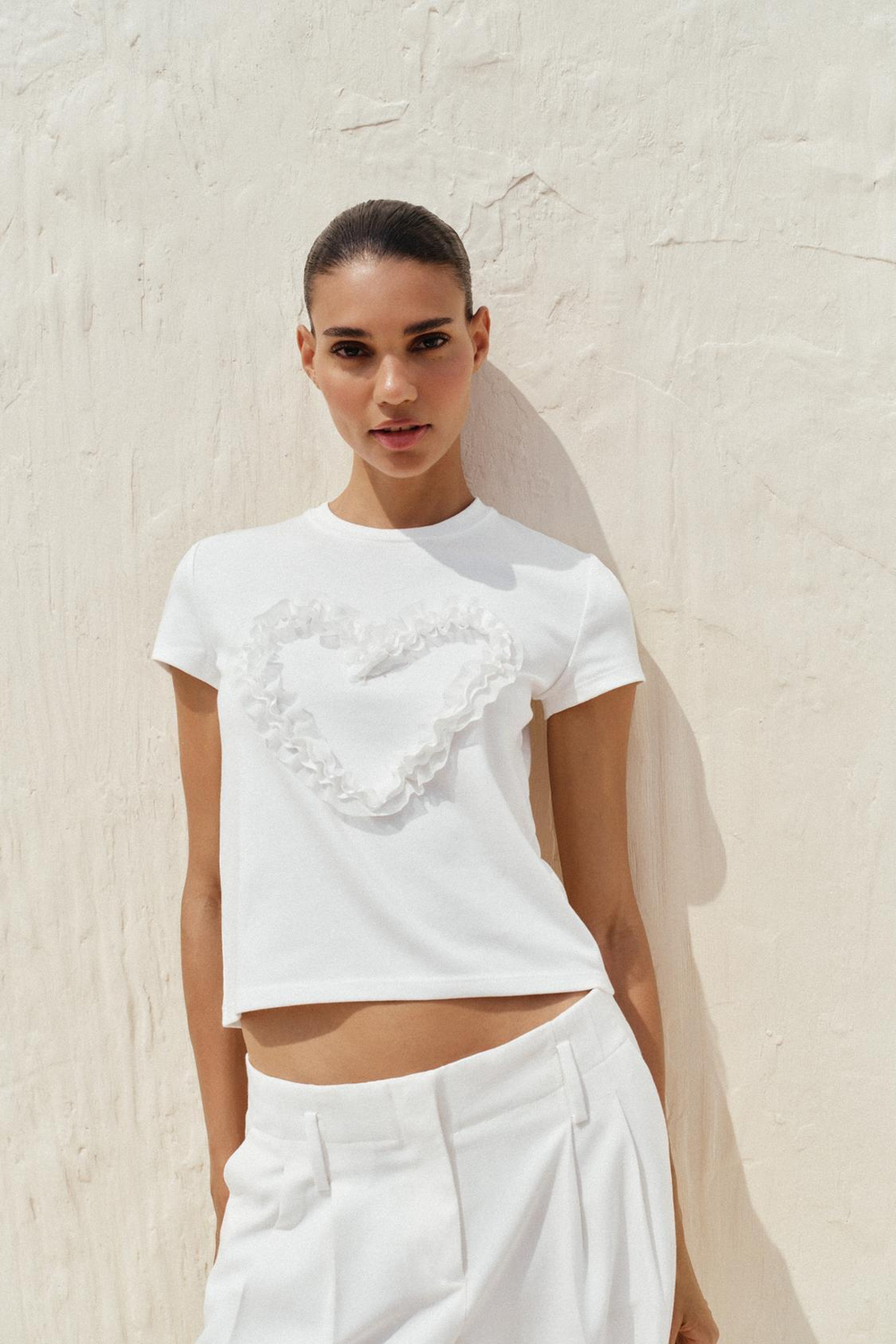 ZARA ФУТБОЛКА С РЕЛЬЕФНЫМ СЕРДЦЕМ, БЕЛЫЙ