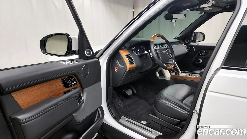 Land Rover Range Rover 4 Generation 4.4 SDV8 AB LWB Дизель (11.2019)