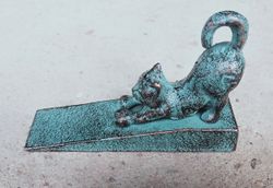 Iron Garden Дверной упор "Кошка потягивающаяся"