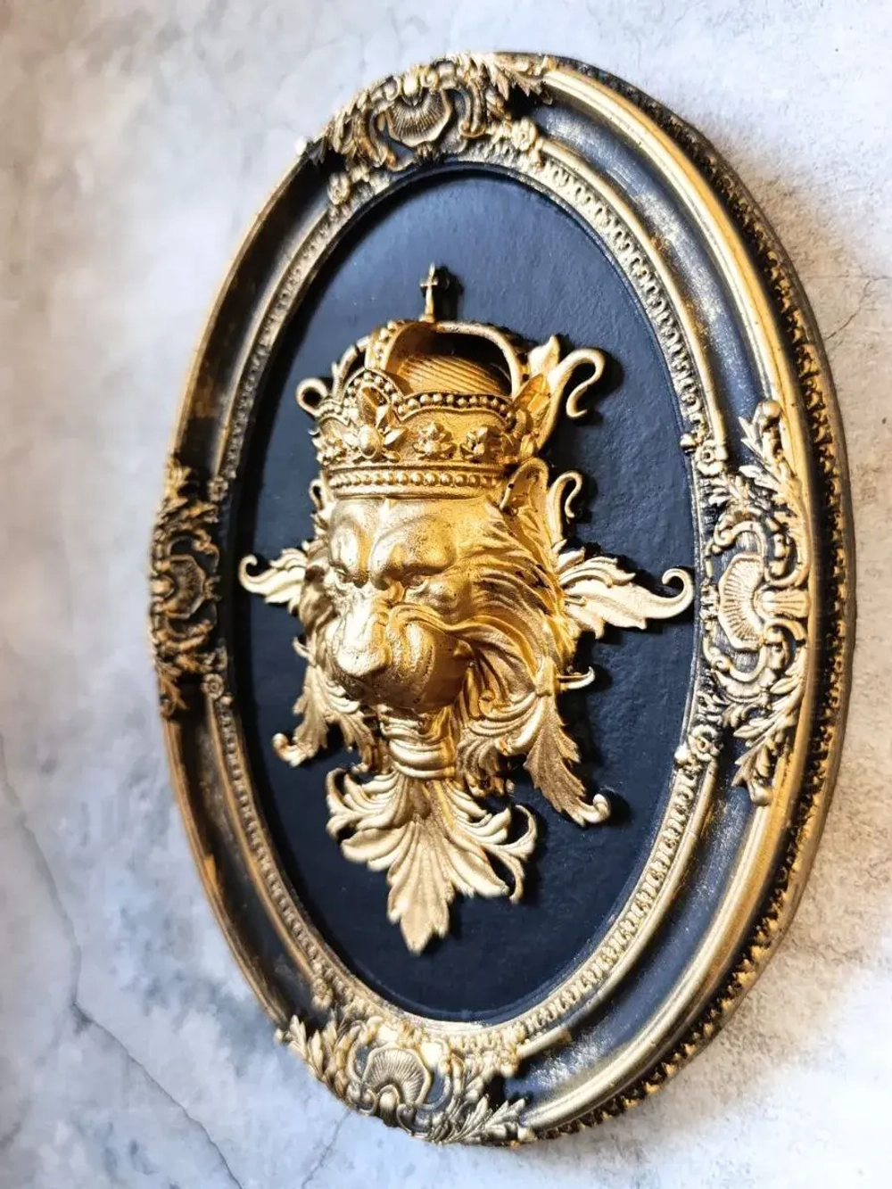 Барельеф на стену из гипса Лев