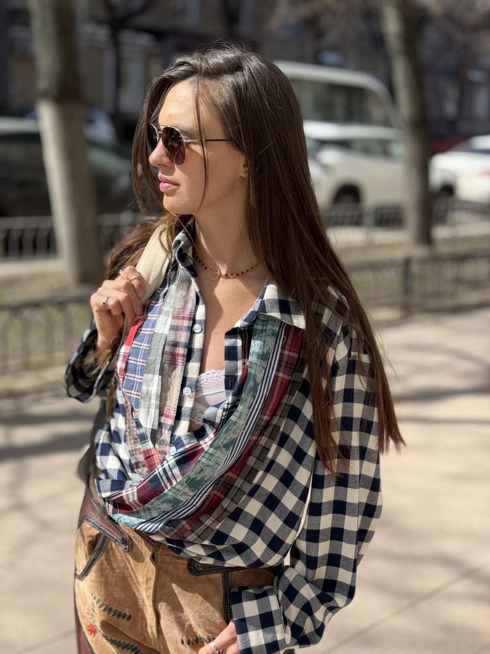 Рубашка в клетку с нашивками
