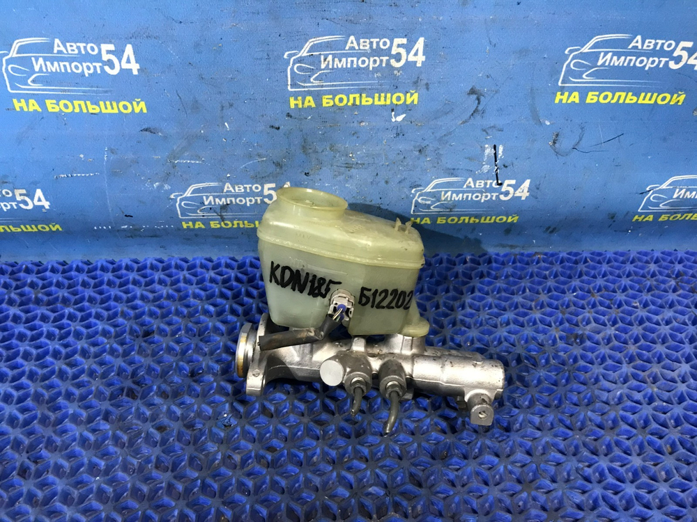 Главный тормозной цилиндр TOYOTA HILUX SURF 1995-2002