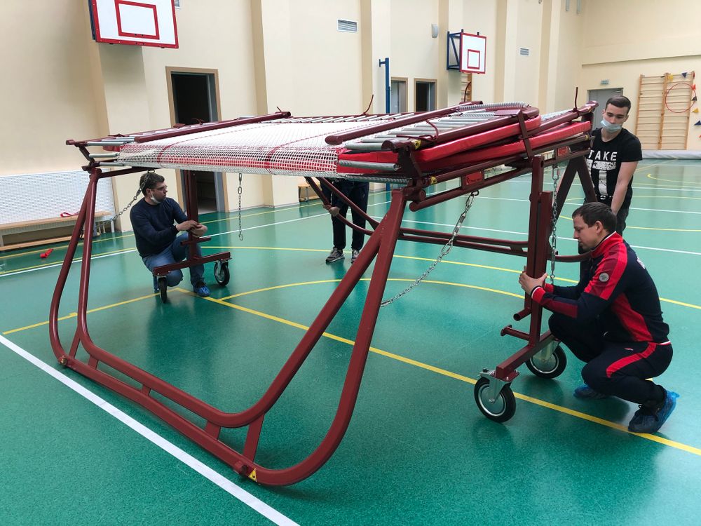 Раскладывание спортивного батута Звезда