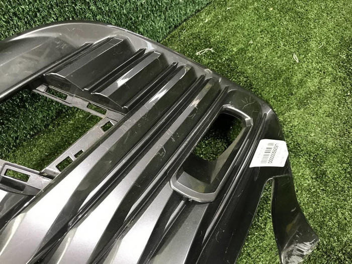 Решетка переднего бампера Toyota Camry xv70 (2017-2021)