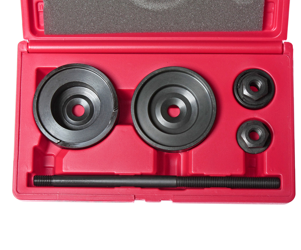 JTC-4649 - Приспособление для снятия сайлентблоков подвески задней (VW Golf 4,Bora AUDI А3) в кейсе JTC - Комплектация 

Оправка большая;
Оправка малая;
Гайка с подшипником;
Гайка с шайбой;
Силовой винт.


Описание

Специально предназначено для установки сайлентблоков задней подвески.
Все работы выполняются прямо на автомобиле.
Приспособление исключает вероятность установки сайлентблока под кривым углом.
Гайка для запрессовки зафиксирована на подшипнике, благодаря чему работа проходит легко, без особых усилий.


Применение

Audi А3; Volkswagen Golf IV/Bora 1,4, 1,6/1,8/2,0 и 1,9d (2001 г.в. и позже).


Важные рекомендации

Для поддержания съемника в рабочем состоянии требуется регулярная смазка силового винта.