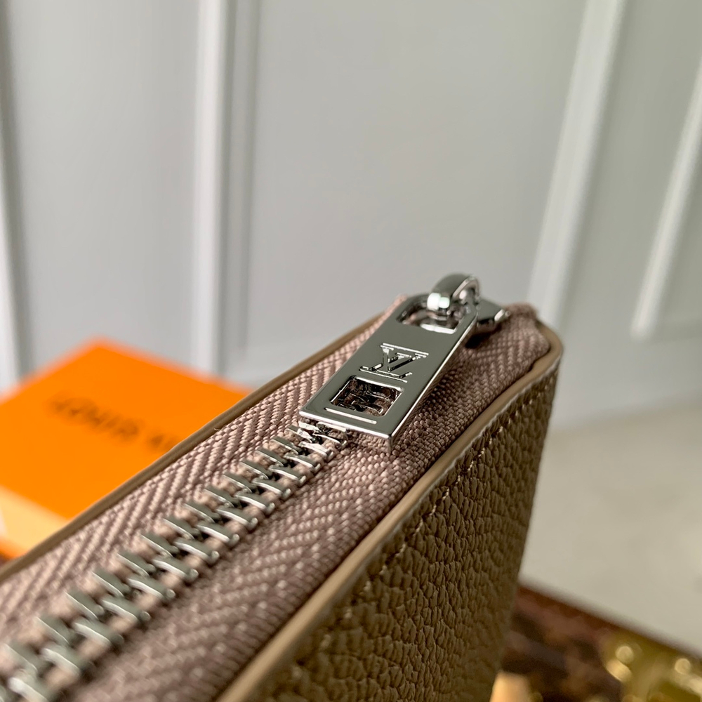Louis Vuitton Zippy Vertical Wallet