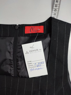 Платье Vivien Caron лаконичное 44 размер