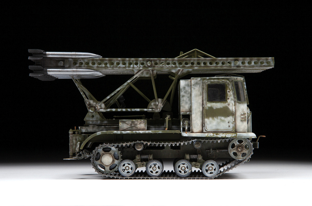 Советский тягач СТЗ-5 с минометом БМ-13 «Катюша»