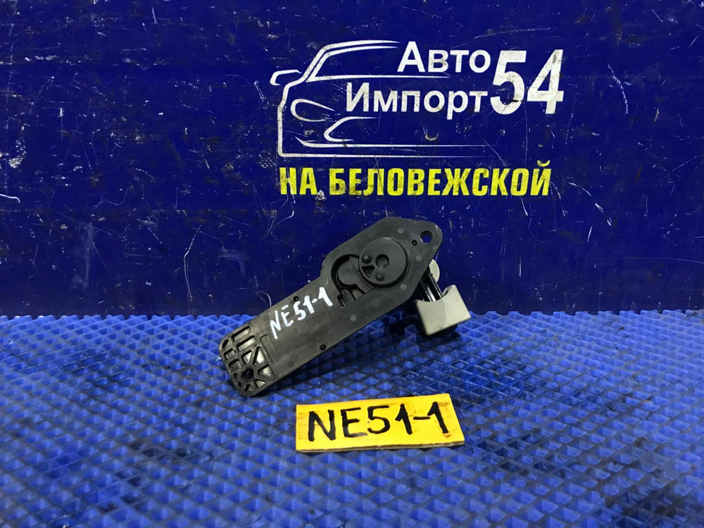 Моторчик стекла багажника NISSAN ELGRAND 2005