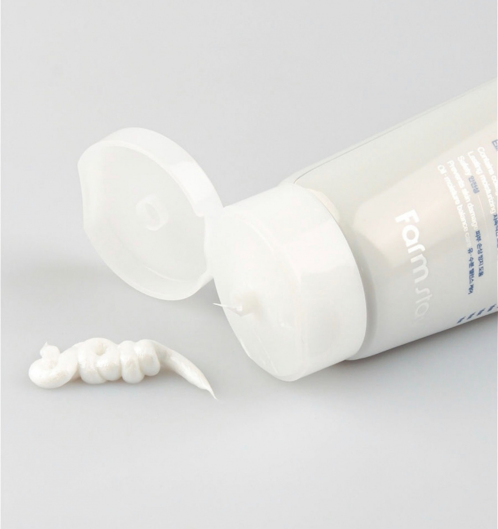 Пенка для умывания с коллагеном FarmStay Collagen water full moist deep cleansing foam