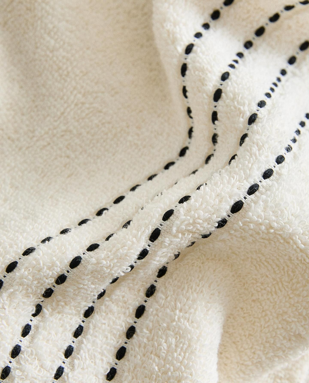 Zara Home - Банное полотенце с контрастной строчкой, белый, 50х90 см