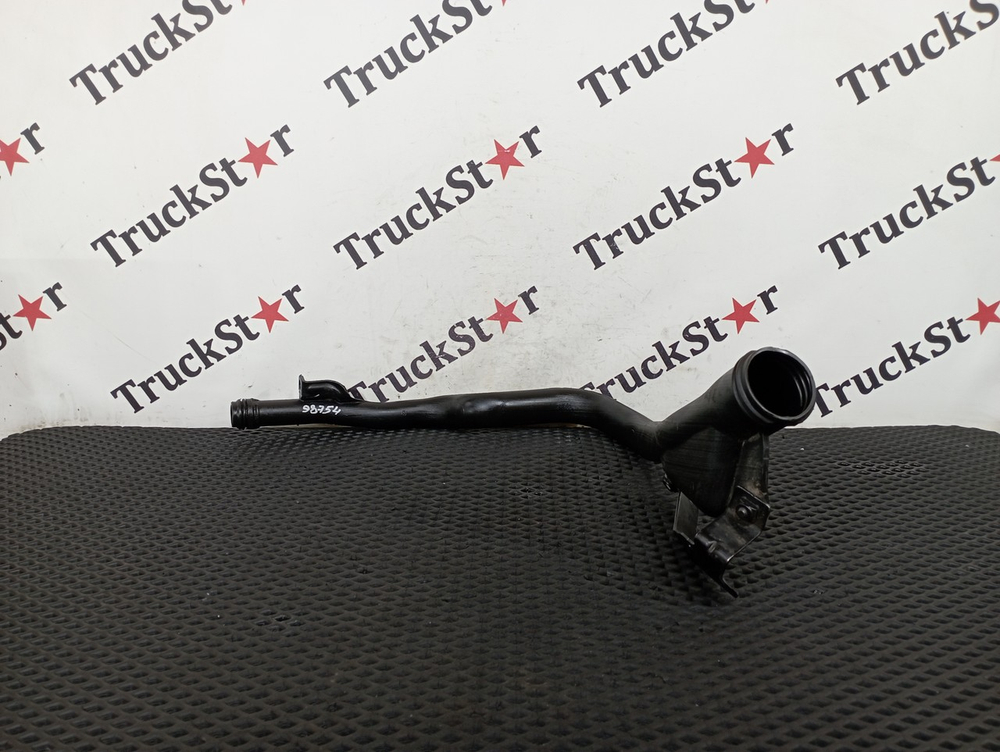 Маслозаливная горловина 2020г