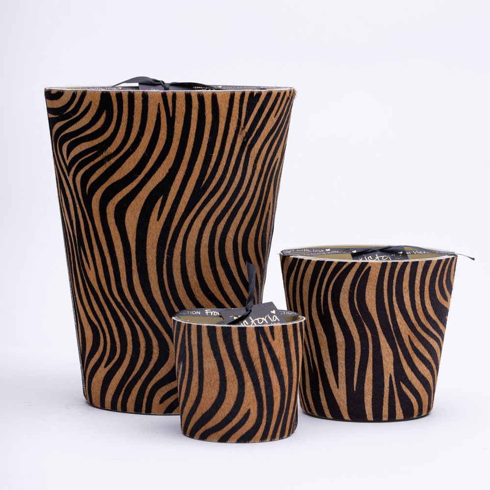 Свеча ароматическая 400г Victoria with Love Hairy zebra brown