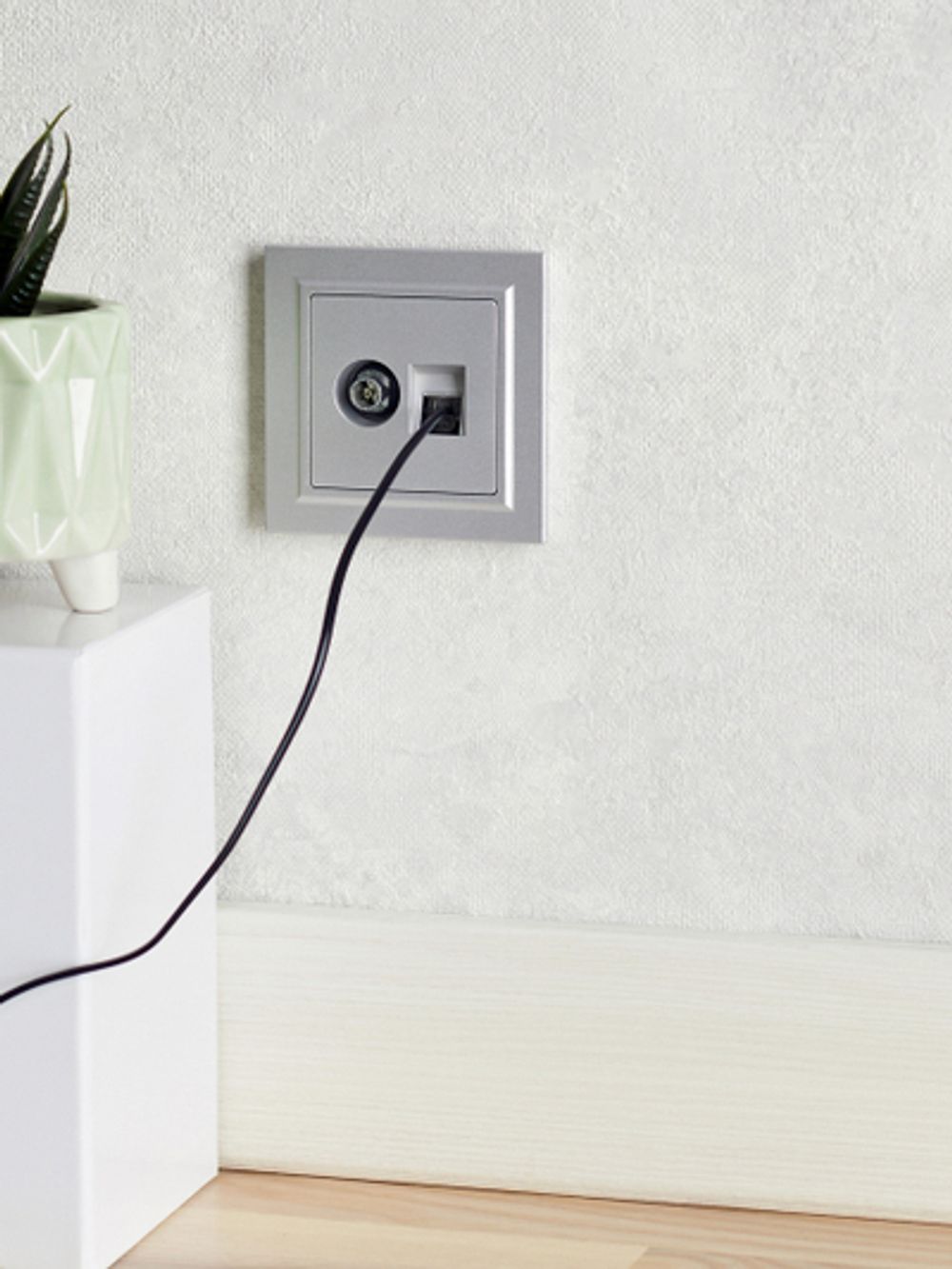 BRITE Розетка двойная TV+RJ45 кат.5E РТВ/РК12-БрА алюминий IEK