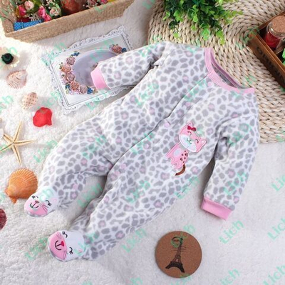 Комбинезон утепленный с различными принтами и аппликациями