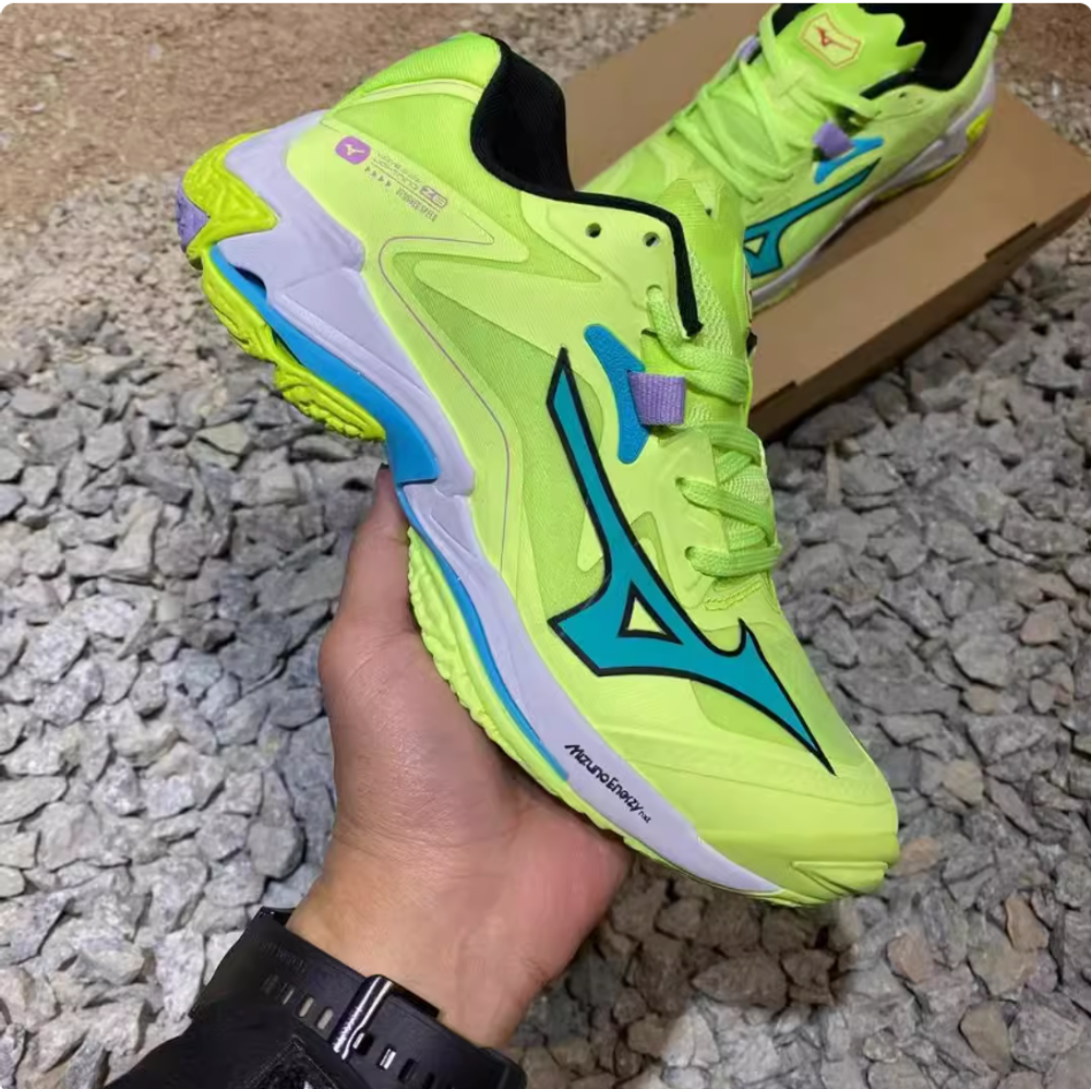 MIZUNO Wave Lightning Z8 (Yellow)