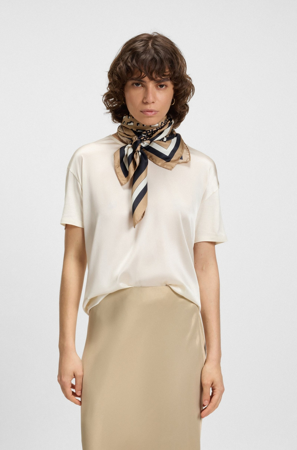 Платок женский BOSS Lainy_1_90*90