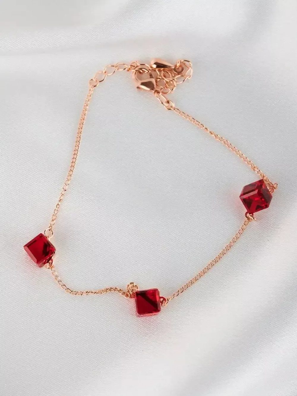 Браслет Миражи с красными кристаллами-кубиками Swarovski