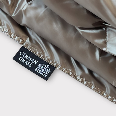 Дорожный плед-пончо пуховый 130х170 German Grass Travel Cape Plaid Milk Chocolate бежевый