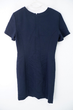 Платье лаконичное 40 размер