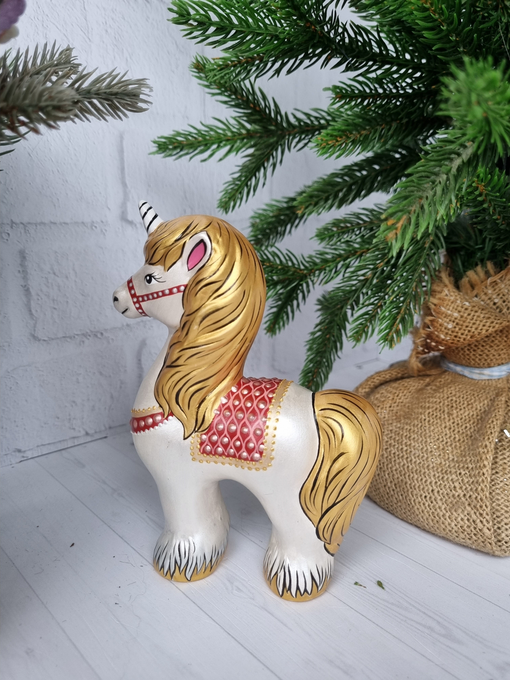 Единорог фарфоровая игрушка под ёлку