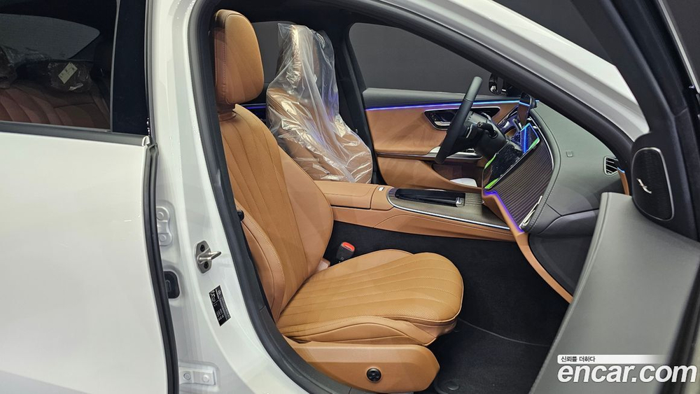 Mercedes-Benz E-Class W214 E300 4MATIC Exclusive (05.2024)