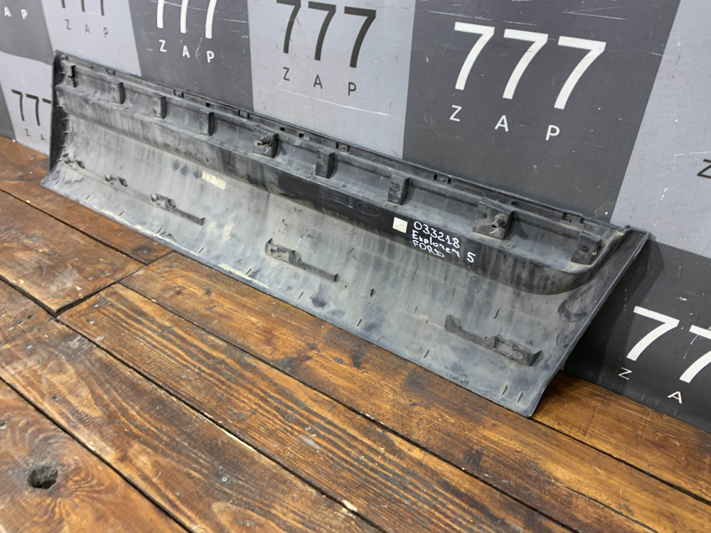 Накладка двери передней левой Ford Explorer 5  Б/У Оригинал BB537820201