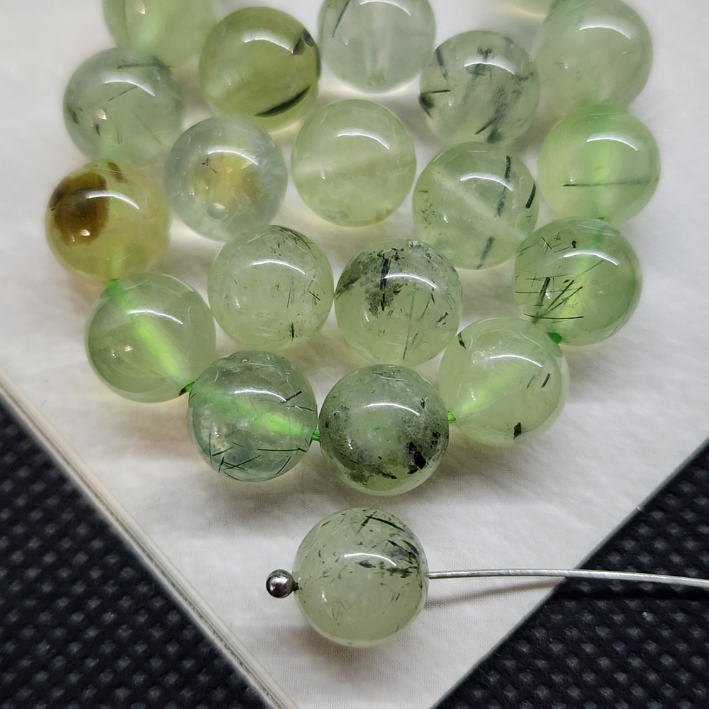 Пренит природный, бусины 8мм, штучно