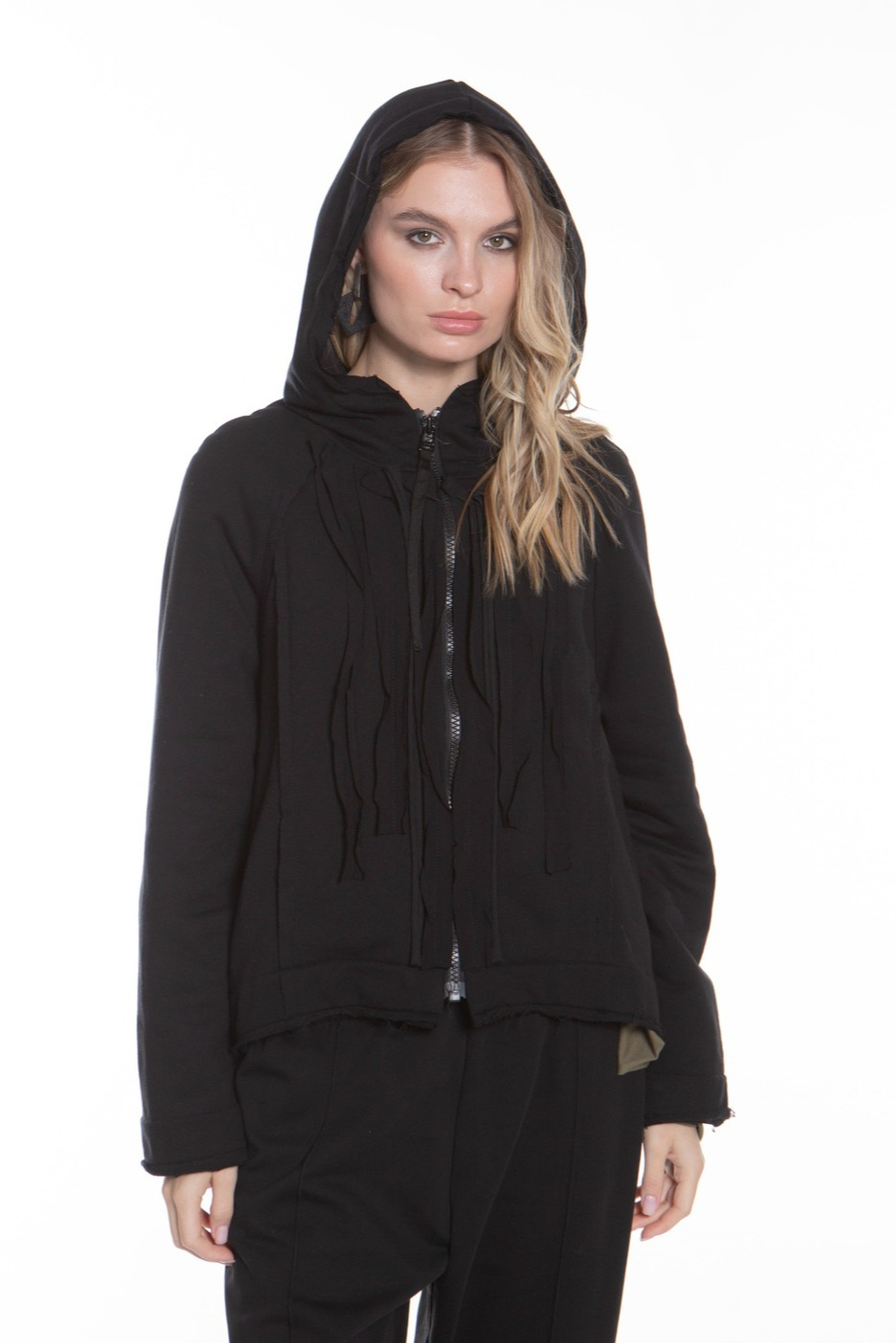 ТОЛСТОВКА НА МОЛНИИ