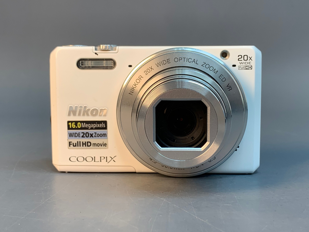 Nikon Coolpix S7000