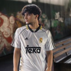 Ретро / Реал Мадрид (00-01) / Домашняя